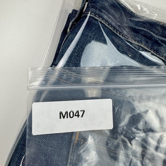 Hollister Women's Distressed Boyfriend Jeans - Picture 8 of 8